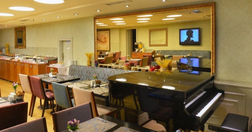 رستوران هتل پرا تولیپ بای مولتون استانبول