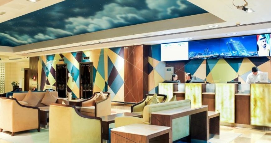لابی هتل رین تری دبی امارات متحده ی عربی لابی هتل رین تری دبی امارات متحده ی عربی