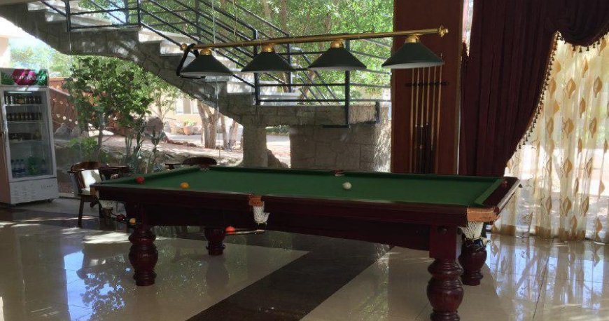 سالن بیلیارد هتل گاردنیا کیش