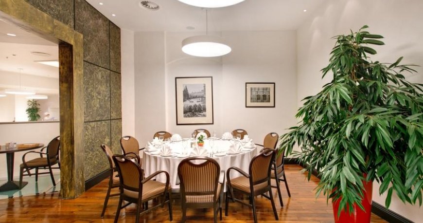 رستوران هتل آزیمات المپیک مسکو روسیه