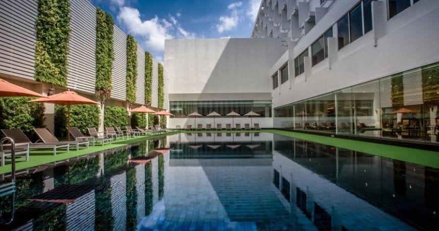 استخر هتل مندرین بای سنتر پوینت استخر هتل مندرین بای سنتر پوینت