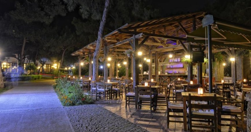 رستوران هتل گرند یازیکی کلاب تربان