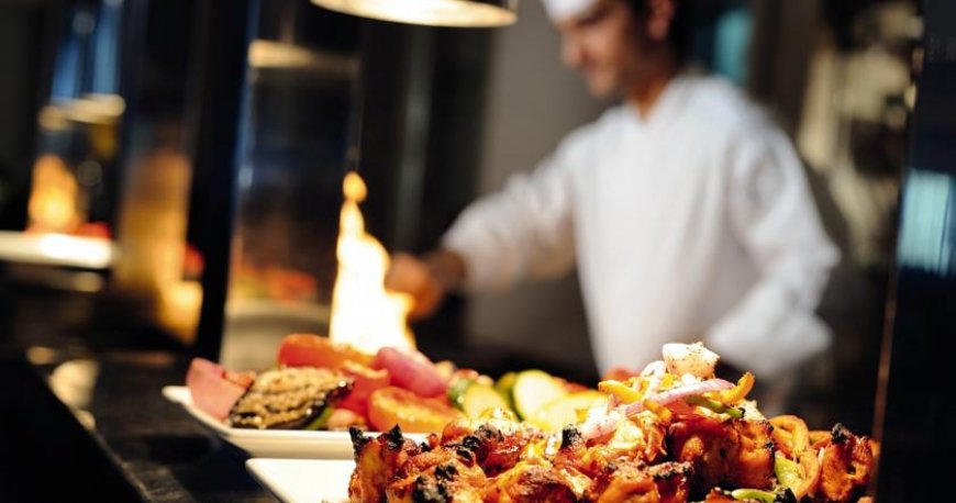 رستوران هتل آوانی دیره