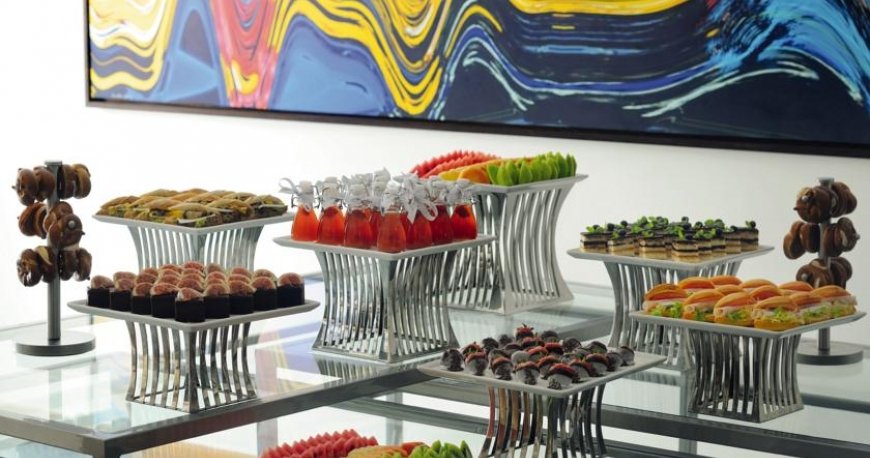 رستوران هتل آوانی دیره