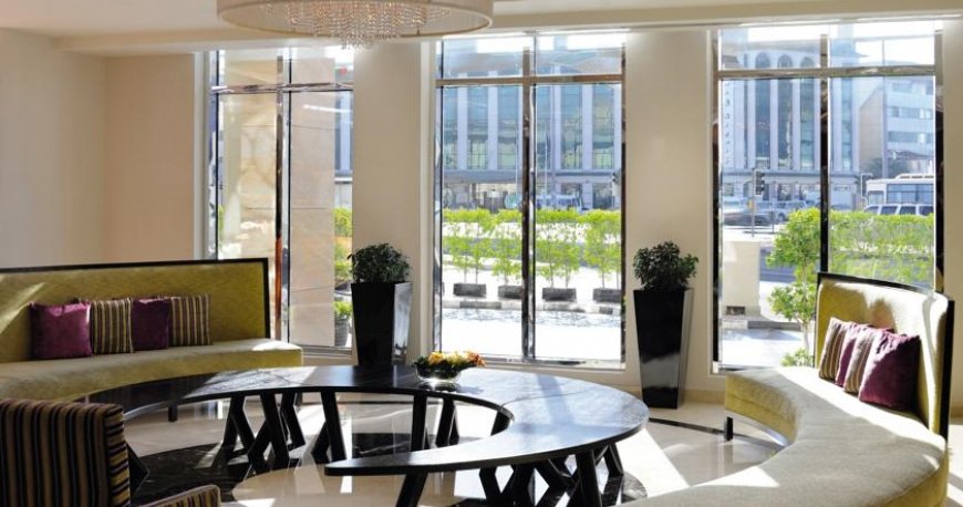 لابی هتل آوانی دیره