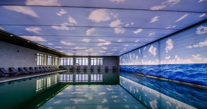 استخر هتل رامادا باکو