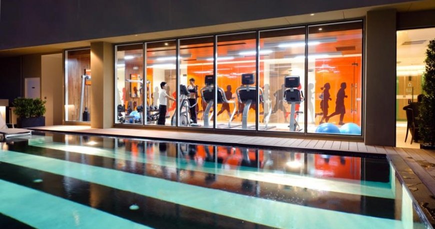 استخر هتل نووتل سیلوم بانکوک استخر هتل نووتل سیلوم بانکوک