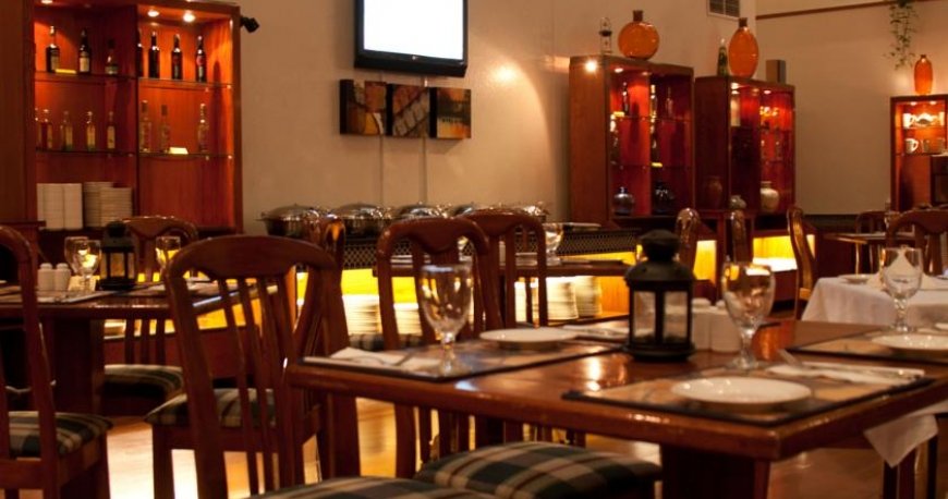 رستوران هتل آواری