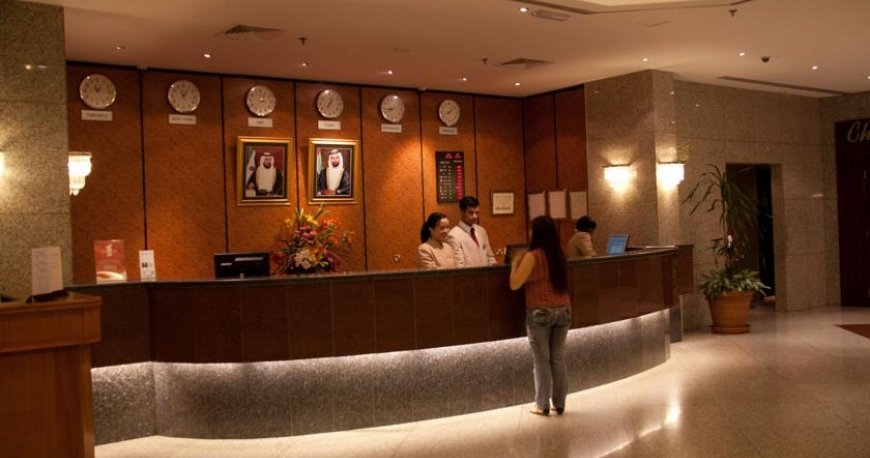 لابی هتل آواری