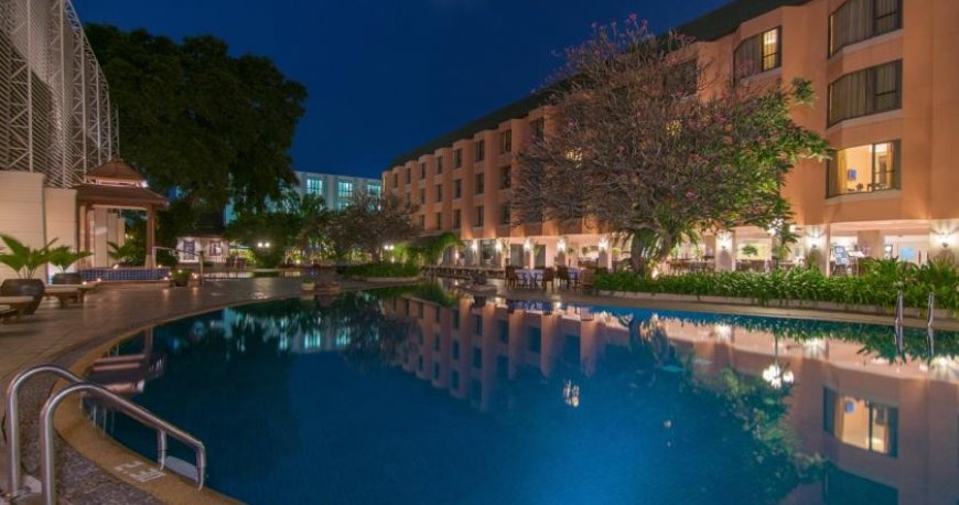 استخر هتل بی ویو پاتایا