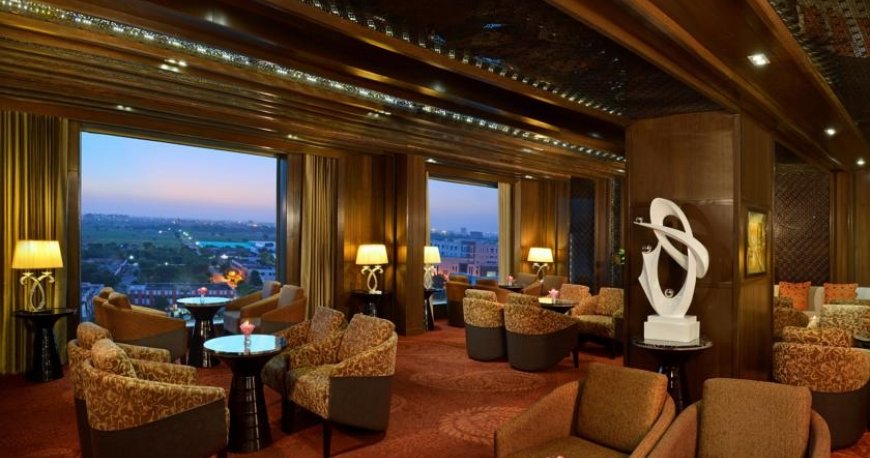 رستوران هتل رادیسون بلو جیپور رستوران هتل رادیسون بلو جیپور