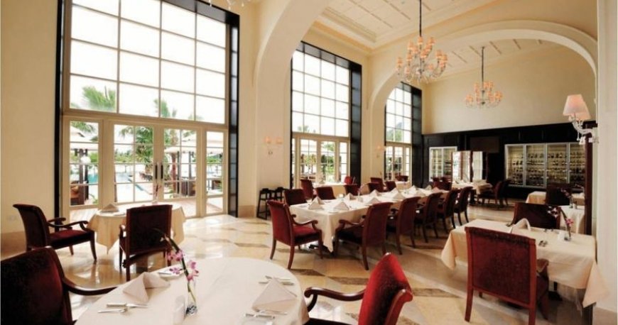 رستوران هتل دانا لنکاوی