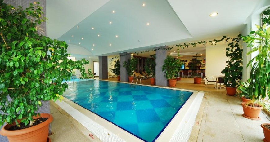 استخر هتل گرند پاشا مارماریس