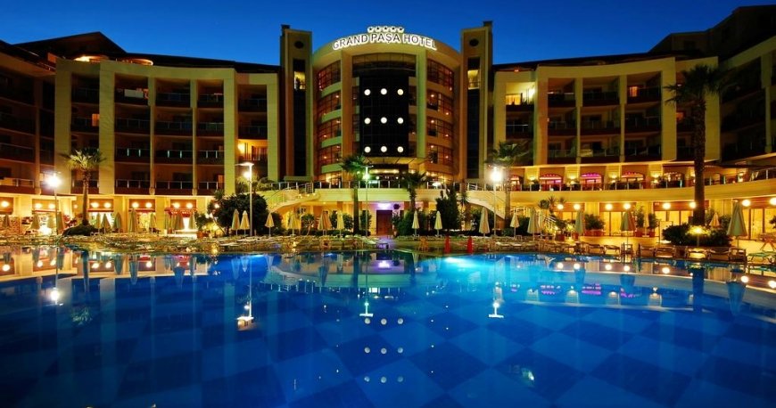 استخر هتل گرند پاشا مارماریس