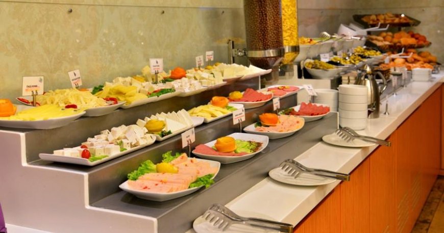 رستوران هتل پرا تولیپ بای مولتون استانبول