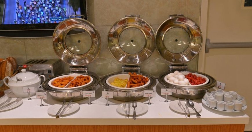 رستوران هتل پرا تولیپ بای مولتون استانبول