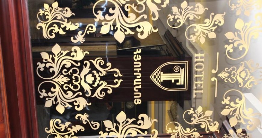 لابی هتل فوروم ایروان لابی هتل فوروم ایروان