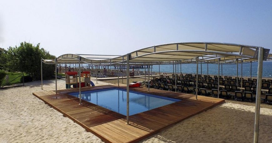 استخر هتل آلوادونا آنتالیا