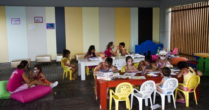 اتاق بازی هتل کاروانسرای لارا آنتالیا اتاق بازی هتل کاروانسرای لارا آنتالیا