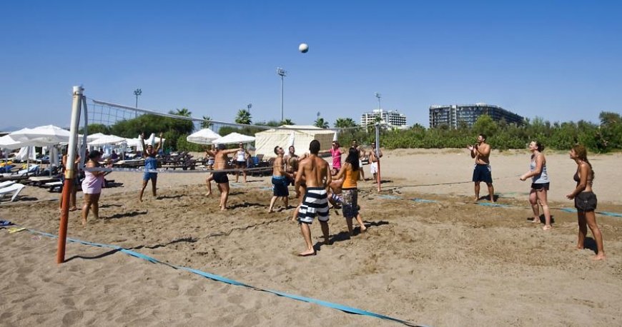 ساحل هتل کاروانسرای لارا آنتالیا ساحل هتل کاروانسرای لارا آنتالیا