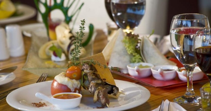 رستوران هتل کاروانسرای لارا آنتالیا رستوران هتل کاروانسرای لارا آنتالیا