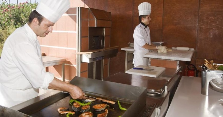 رستوران هتل کاروانسرای لارا آنتالیا رستوران هتل کاروانسرای لارا آنتالیا