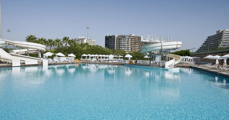 استخر هتل کاروانسرای لارا آنتالیا استخر هتل کاروانسرای لارا آنتالیا