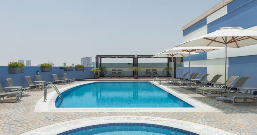 استخر هتل کورال دیره دبی استخر هتل کورال دیره دبی