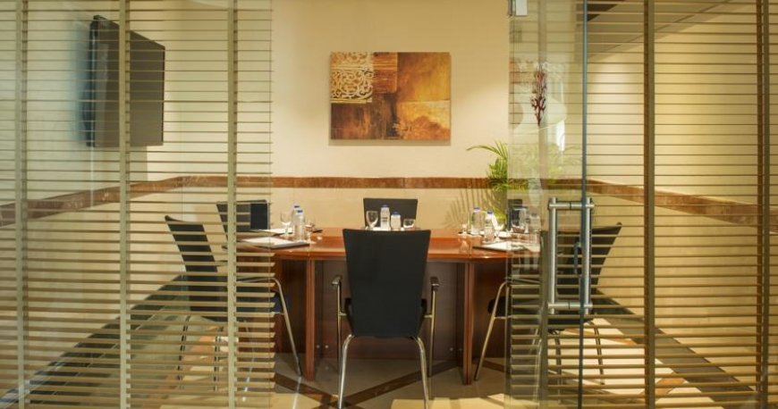 سالن کنفرانس هتل کورال دیره دبی سالن کنفرانس هتل کورال دیره دبی