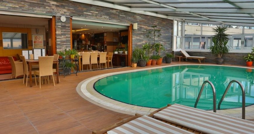 استخر هتل زوریخ استانبول استخر هتل زوریخ استانبول