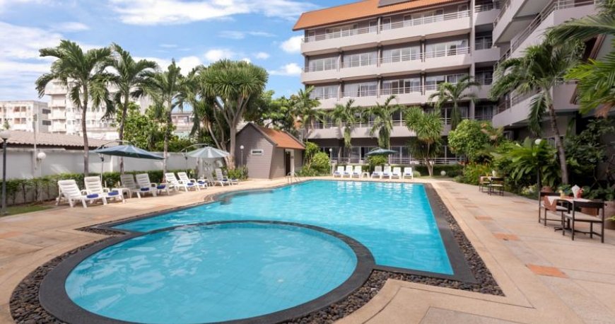 استخر هتل هالیدی ریزورت پاتایا تایلند