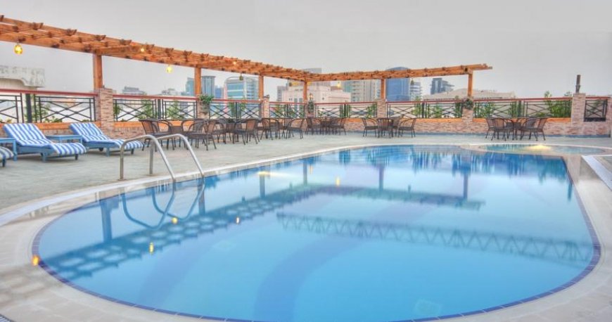 استخر هتل سامیت دبی