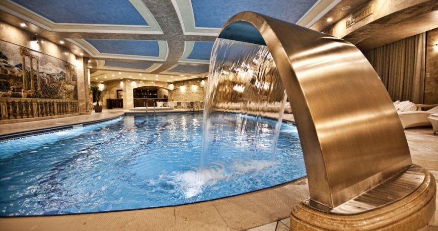 استخر هتل مولتی گرند ایروان استخر هتل مولتی گرند ایروان