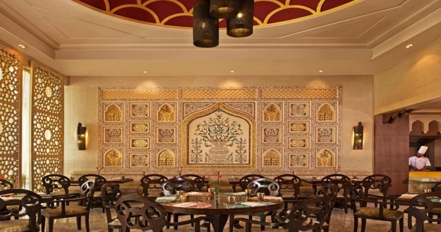 رستوران هتل رادیسون بلو آگرا