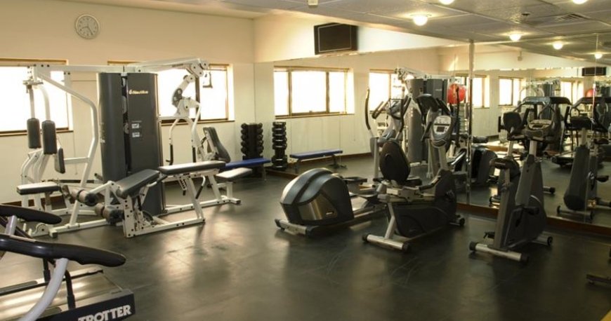 سالن بدنسازی هتل آواری