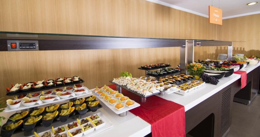 رستوران هتل میراژ ورلد مارماریس