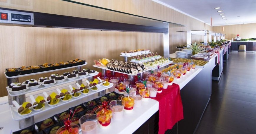 رستوران هتل میراژ ورلد مارماریس