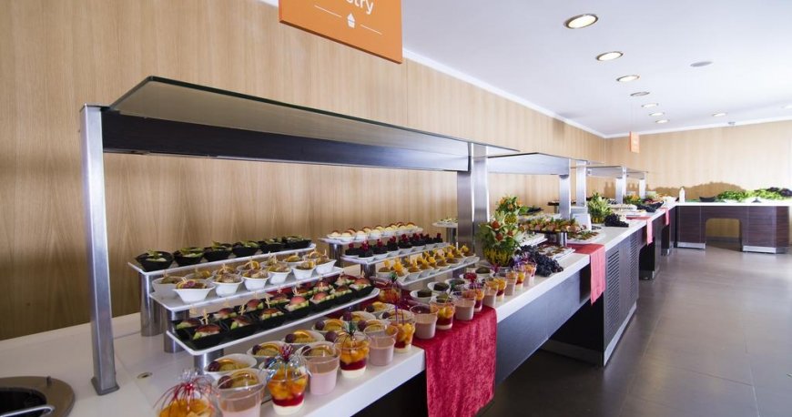 رستوران هتل میراژ ورلد مارماریس