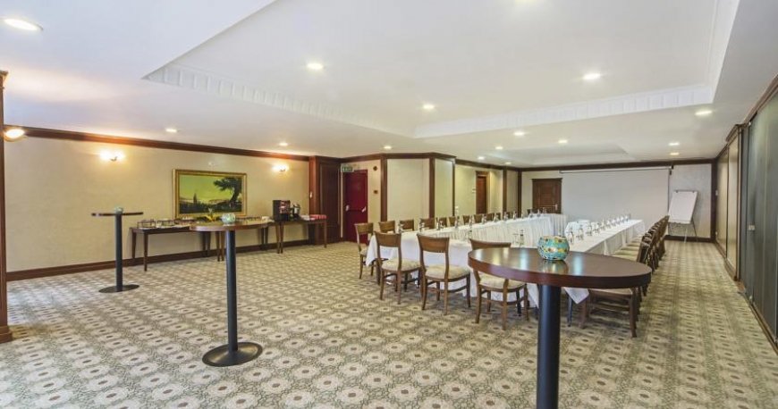 سالن کنفرانس هتل گرند اوزتانیک استانبول سالن کنفرانس هتل گرند اوزتانیک استانبول