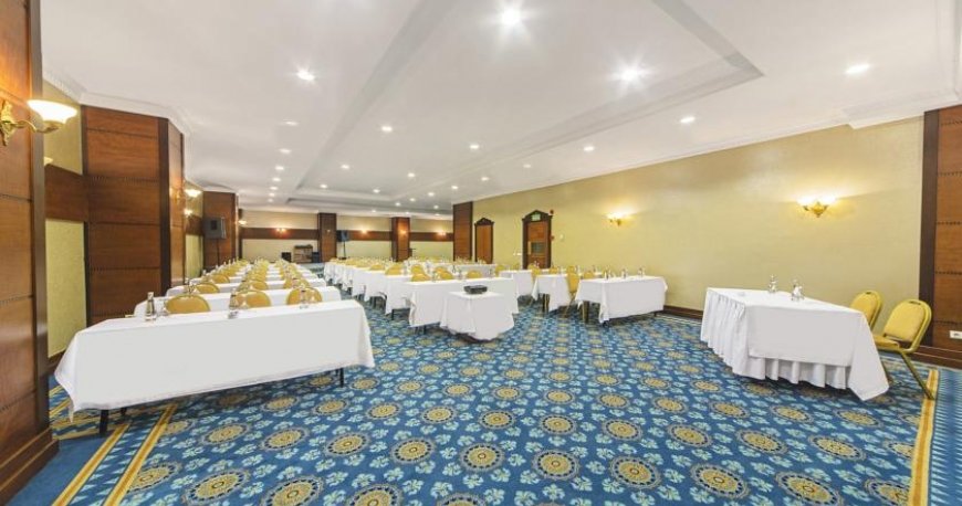 سالن کنفرانس هتل گرند اوزتانیک استانبول سالن کنفرانس هتل گرند اوزتانیک استانبول