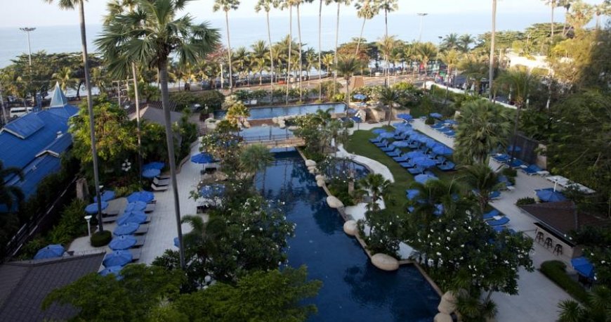 استخر هتل جمتین پاتایا