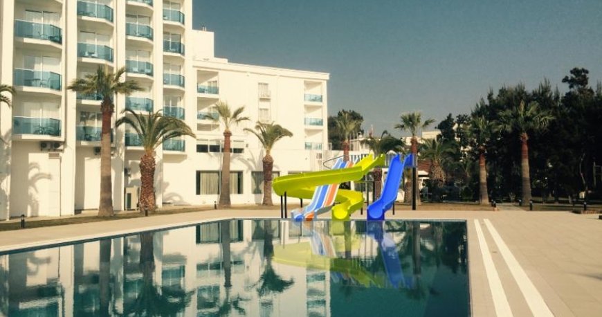 استخر هتل لبلو کوش آداسی استخر هتل لبلو کوش آداسی