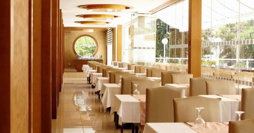 رستوران هتل سان کانکت گرند آیدیل پریمیوم