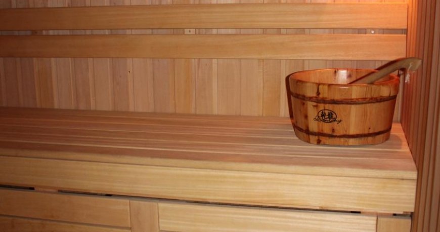 استخر هتل فوروم ایروان استخر هتل فوروم ایروان