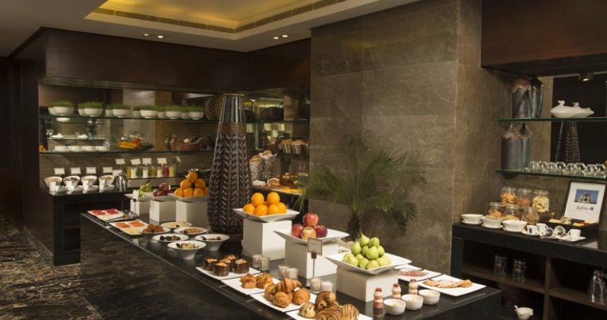 رستوران رادیسون بلو