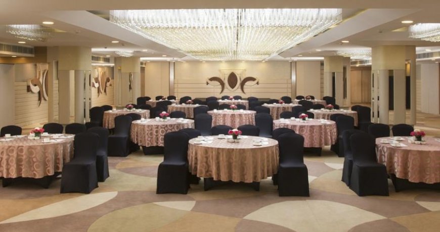 رستوران رادیسون بلو