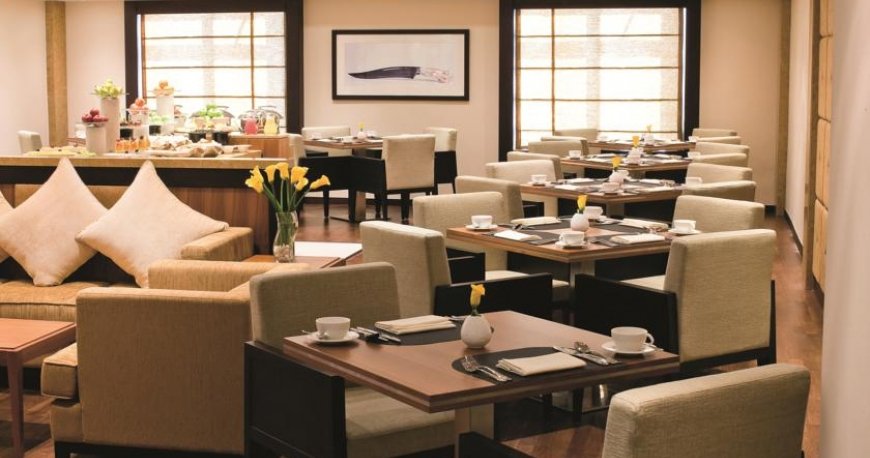 رستوران هتل آوانی دیره