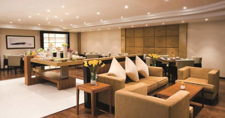 رستوران هتل آوانی دیره