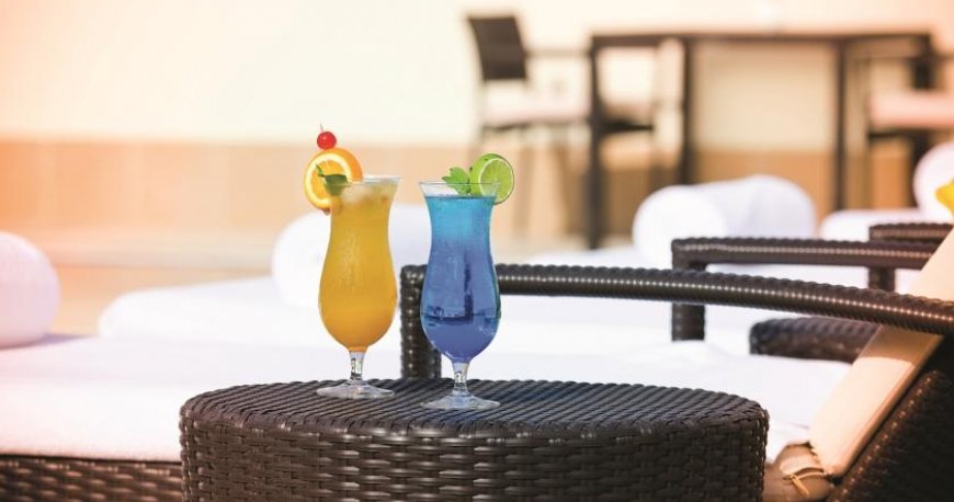 رستوران هتل آوانی دیره