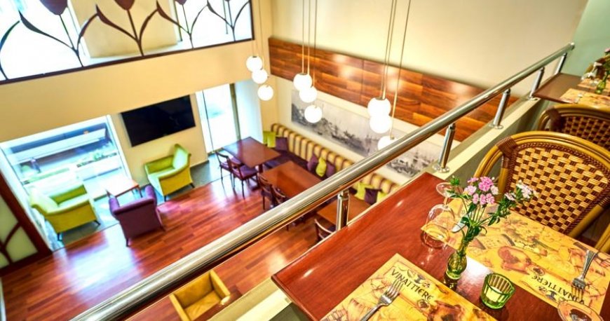 رستوران هتل فرونیا رستوران هتل فرونیا